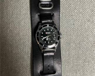Lot # : 821 - Military Royale Watch