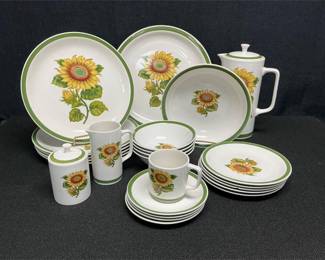 Lot # : 539 - Vintage Ironstone Sunflower Dishes