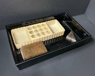 Lot # : 514 - Vintage Flower Frogs Arranging Set