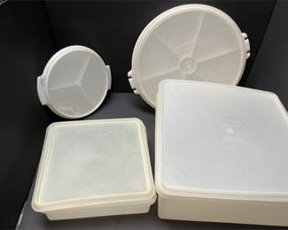 Lot # : 550 - Vintage Tupperware with Lids