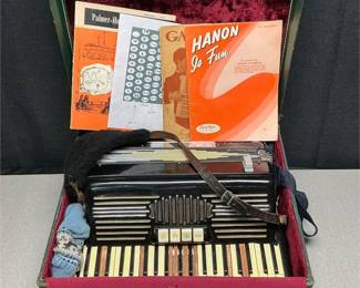 Lot # : 812 - Vintage Accordion