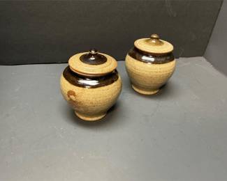 Lot # : 540 - 2 Studio Pottery Small Pots w/Lids