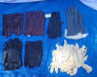 Lot of Womens Gloves