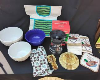 Lot Of Kitchen Items Including A Melitta Coffee Pot