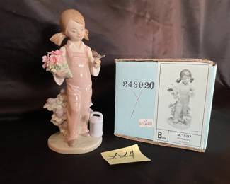 Lladro Figurine Primavera Spring With Box