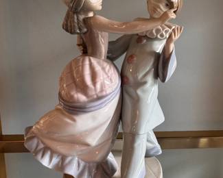 Lladro Masquerade Ball Porcelain Figure. Photo 1 of 2. 