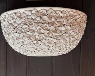 Italian Fiori Bianco Ceramic Wall Fountain & Cistern. Photo 3 of 5. 