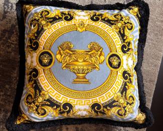 Le Vase Baroque Silk Pillow Versace Home - 2 Available. 