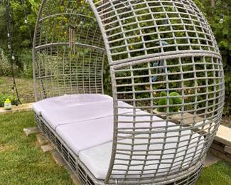 Outdoor Daybed. Photo 2 of 2. 
