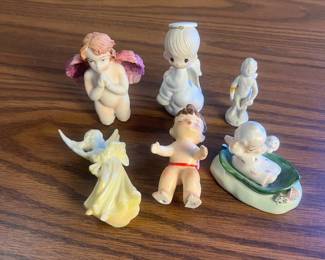 k Set of Six Vintage Angel Figurines in Ceramic and Porcelain