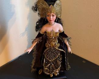 b 1999 Tori Artist Doll The Doll Collectors Choice, 19Inch Tall
