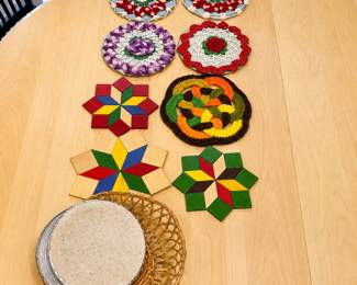 lk Hot Pads and Decorative Trivets Set with Basket