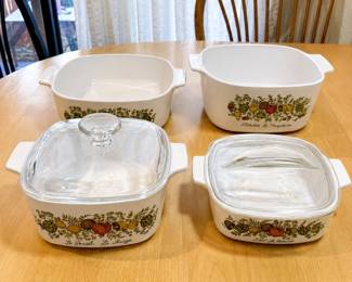 hk Corning 4Piece Casserole Dish Set with Various Sizes and Floral Design