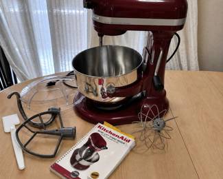 a5 KitchenAid Stand Mixer with Multiple Attachments and Recipe Book