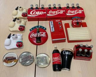 b10 Lot of 15 CocaCola Magnets