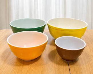 hk Corning 4Piece Casserole Bowl Set in Various Sizes and Colors