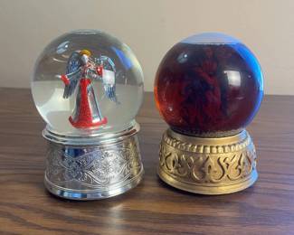 k Set of Two AngelThemed Music Box Snow Globes