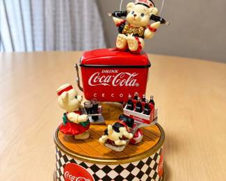 b22 CocaCola Serving Up Fun Mini Action Musical Box