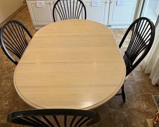 f CanadaMade Dining Table Set with 4 TwoTone Chairs