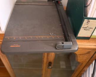 Paper cutter