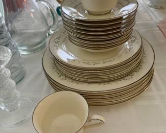 Set of dishes