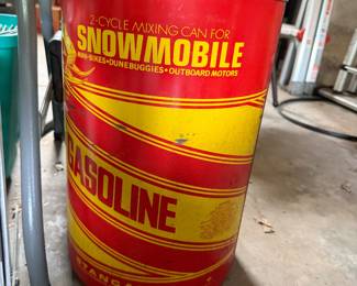 Tin gasoline can
