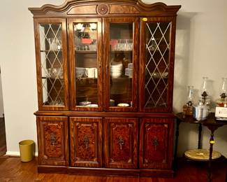 Hutch cabinet