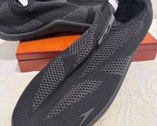 Speedo Men's Water Shoes Sz. 11,   $12