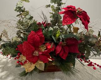 Beautiful Christmas Table Floral,  37x25,   $24