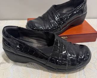 Clark Black Alligator Ladies Sz. 7,   $12