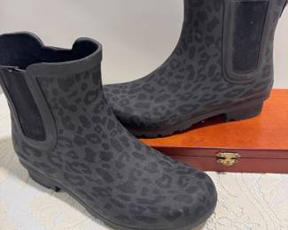 Roma Muck / Rain Boots Ladies Sz. 7.5,   $14