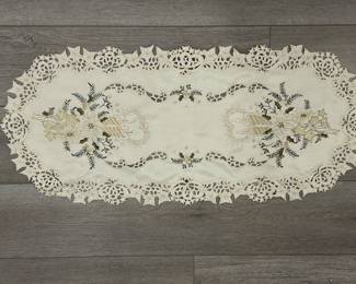 Christmas Table runner, was $9, NOW $6