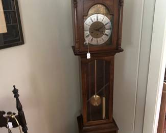 Grandmother clock with great sounds