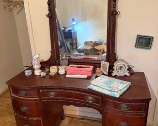mahogany kneehole dressing table 1940's