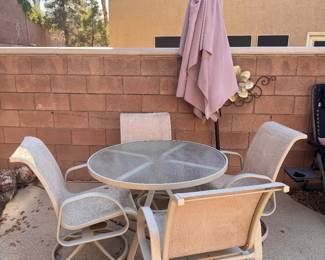 Outdoor Table / Chairs / Umbrella