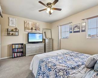 Bedroom Furniture/ Dressers/ TV