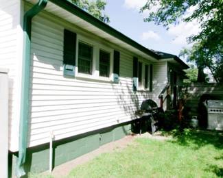 HOUSE REAR