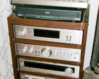 TOSHIBA TURN TABLE STACKON SYSTEM