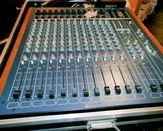 ALLEN HEATH SR12 MIXING BOARD