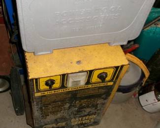 BATTERY CHARGER