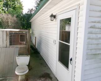 GARAGE SIDE