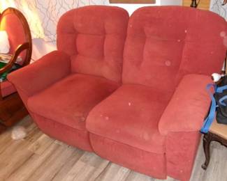 DOUBLE RECLINING LOVESEAT