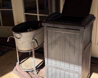 Suncast Trash Hideaway 