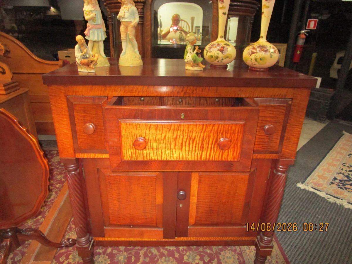 Estate Auction Wed. 9/9 10:30 am Portsmouth Antiques, Coins, Jewelry, Knives, Artwork