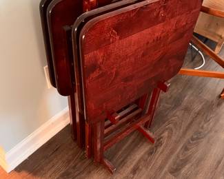 FOLDING TRAYS