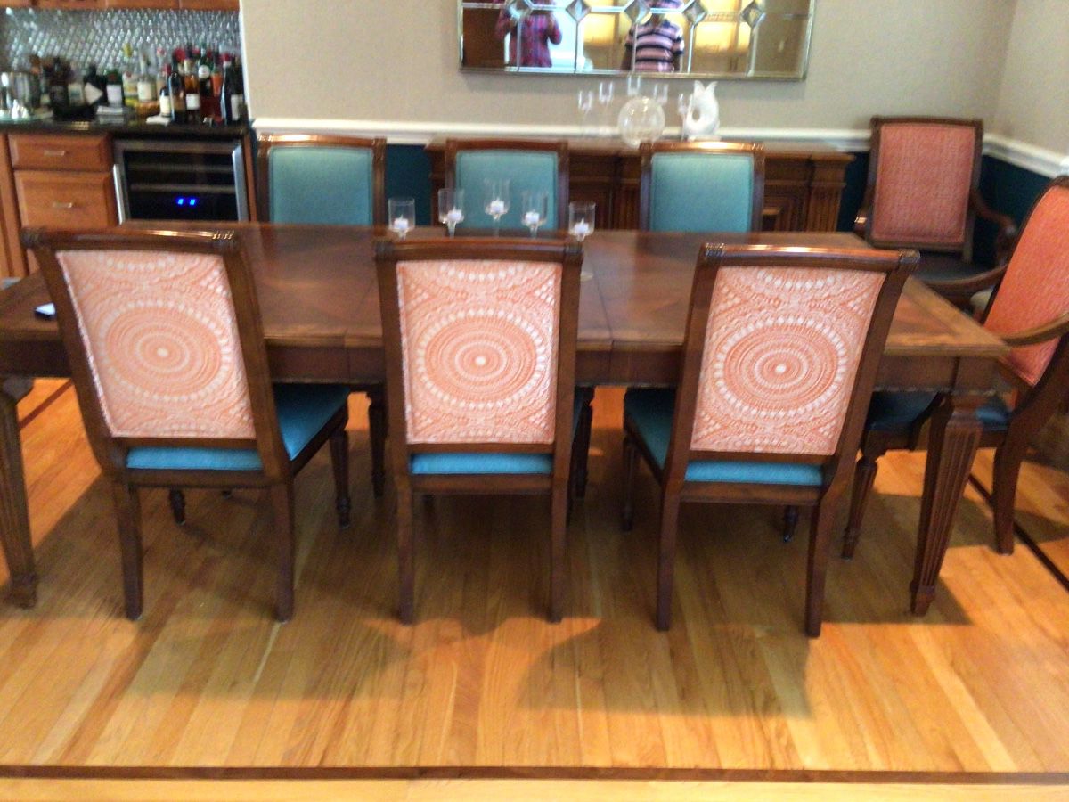 Ethan Allen dining room table w/2 leaves 8 chairs