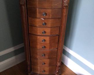 Jewelry chest