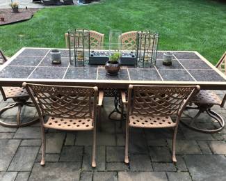 Patio table w/8 chairs
