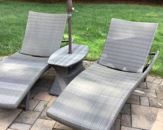 Frontgate lounges