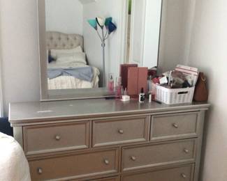 Silver dresser w/mirror